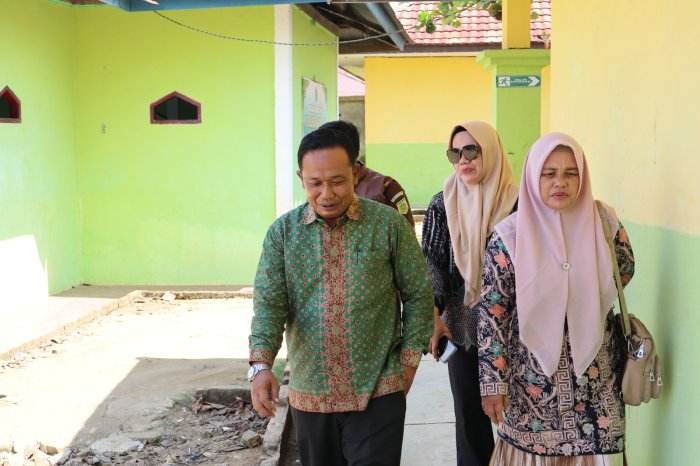 Pastikan Fasilitas Memadai, Pengurus Komite Tinjau Langsung Lingkungan dan Sarana MTsN 1 Batang Hari