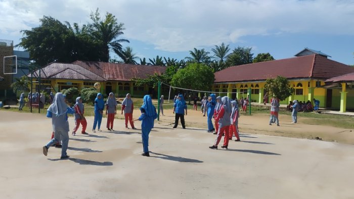 Tingkatkan Prestasi Non-Akademik, MTsN 1 Batang Hari Intensifkan Latihan Voli