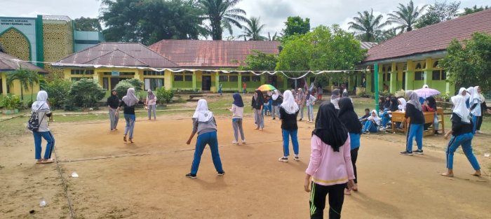 Dominasi Tak Terbendung, 9.E Sabet Gelar Juara Voli Putri Class Meeting