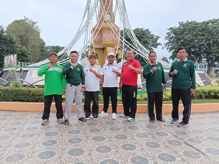 Melangkah Sehat, Hati Penuh Cinta: Kepala MTsN 1 Batang Hari Segarkan Diri Sebelum Selami Bimtek