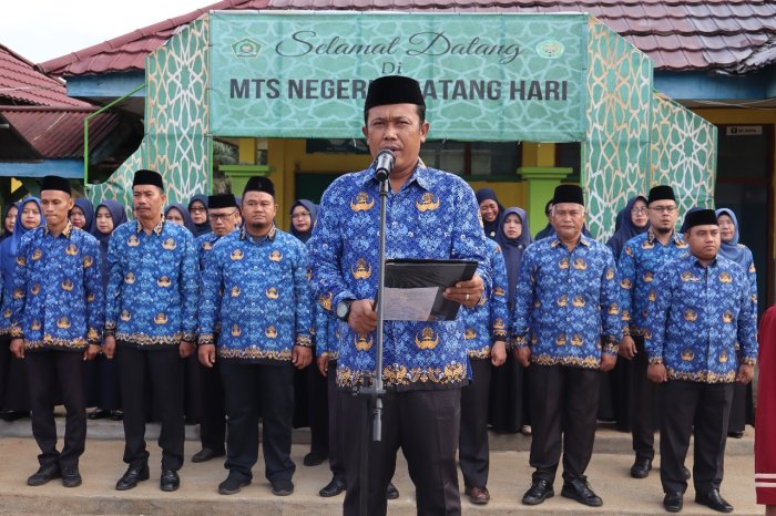 Teguhkan Ideologi Bangsa, MTsN 1 Batang Hari Gelar Upacara Hari Kesaktian Pancasila