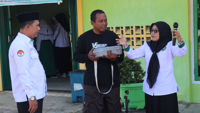 Momen Epik di Langit NegSa: Keseruan Syuting Video Closing Kelas 9 MTsN 1 Batang Hari!