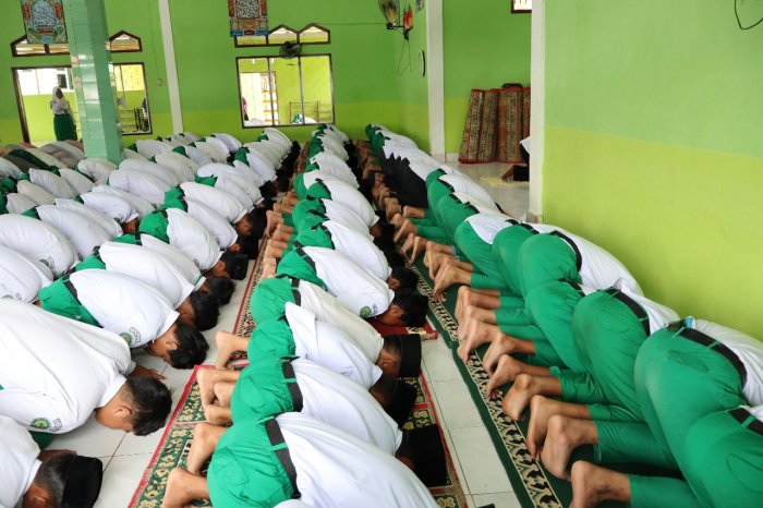 Wujud Kepedulian, MTsN 1 Batang Hari Ajak Siswa Panjatkan Doa Bersama untuk Indonesia