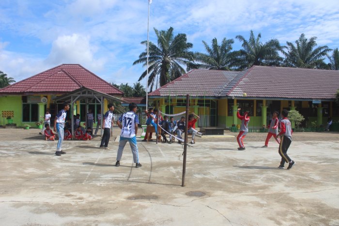 Laga Sengit Sepak Takraw MTsN 1 Batang Hari Senior vs Junior  9.C Segel Posisi Ketiga Tumbangkan 7.D Dua Set Langsung
