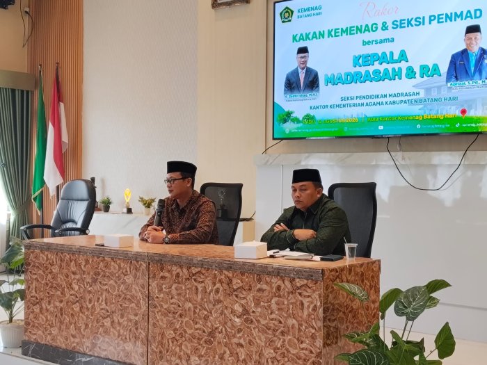 Bahas Empat Agenda Strategis, Kepala MTsN 1 Batang Hari Hadiri Rakor Bulanan Bersama Kankemenag
