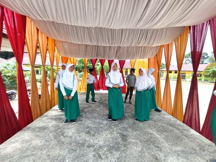 Siswa MTsN 1 Batang Hari Giat Berlatih Lagu Mars MTsN 1 Batang Hari, Menuju Puncak Peringatan Sumpah Pemuda.