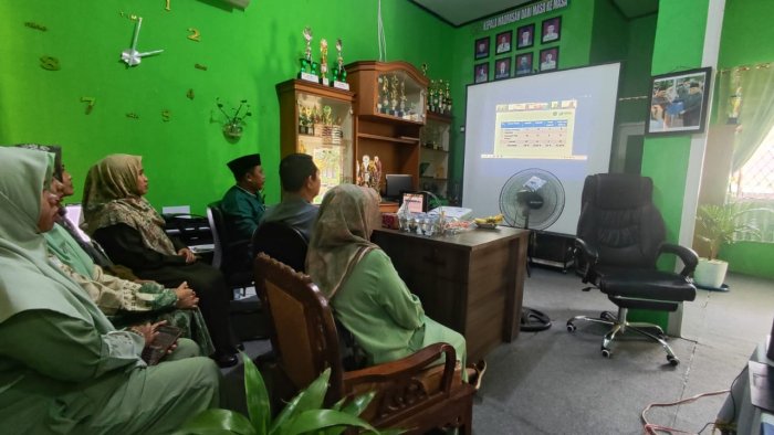 Akselerasi Predikat WBK, MTsN 1 Batang Hari Mantapkan LKE Zona Integritas 2025