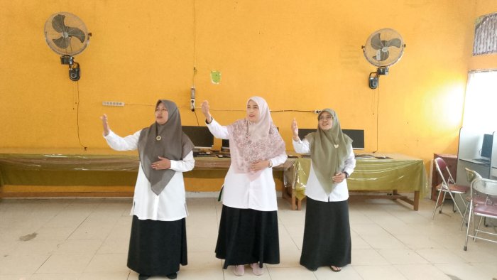 Syahdu: Tim Sholawat MTsN 1 Batang Hari Padukan Syair dan Nada Jelang Lomba HAB Ke-80