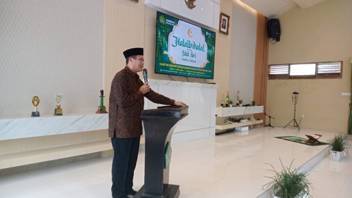 Pererat Silaturahmi, Kepala MTsN 1 Batang Hari Hadiri Halal Bihalal di Kemenag Batang Hari