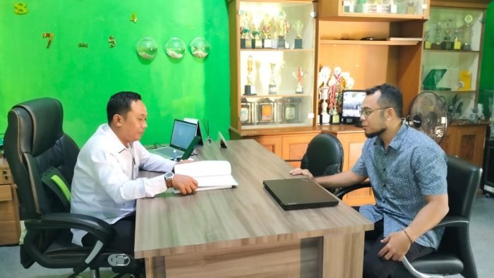 Tingkatkan Kualitas Layanan, Staf TU MTsN 1 Batang Hari Koordinasi Intensif Terkait Transformasi PTSP