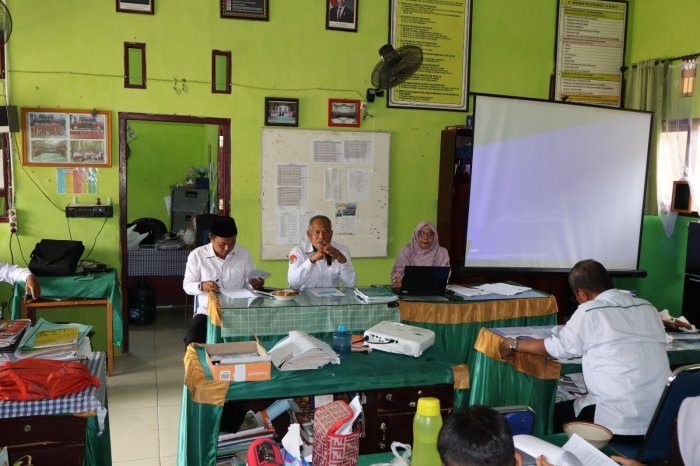 Perkuat Tata Kelola Lembaga, KPN MTsN Muara Bulian Gelar Rapat Sosialisasi Anggaran Dasar