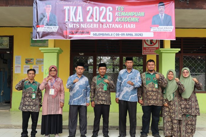 Pantau Kesiapan Siswa, Ketua Pokjawas dan Pengawas Kemenag Tinjau Hari Pertama TKA di MTsN 1 Batang Hari