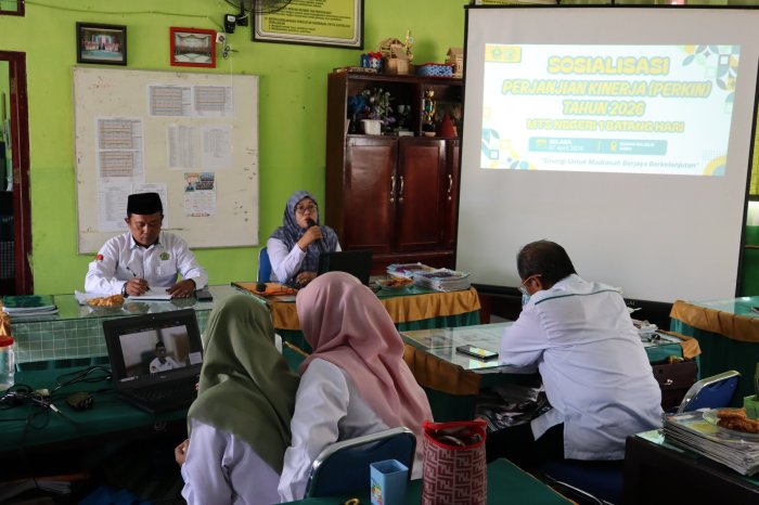 Matangkan Persiapan Ujian dan Administrasi, Kepala MTsN 1 Batang Hari Gelar Rakor Bersama Majelis Guru