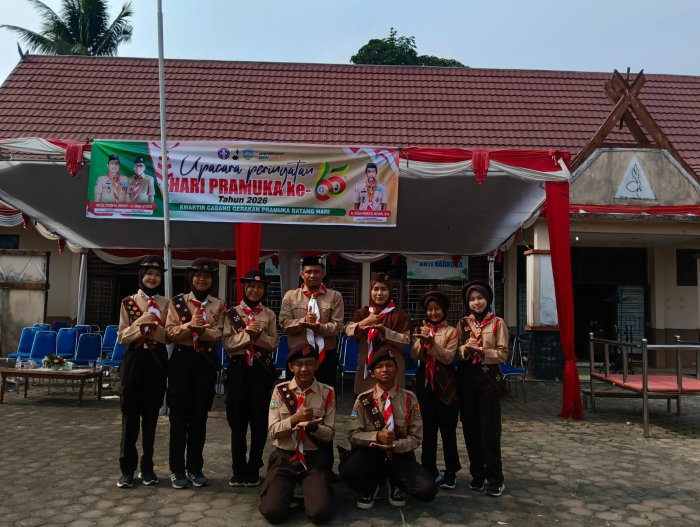 Tampil Memukau, 7 Siswa MTsN 1 Batang Hari Lolos Seleksi dan Sukses Jalankan Tugas Upacara Hari Pramuka ke-65 di Kwarcab