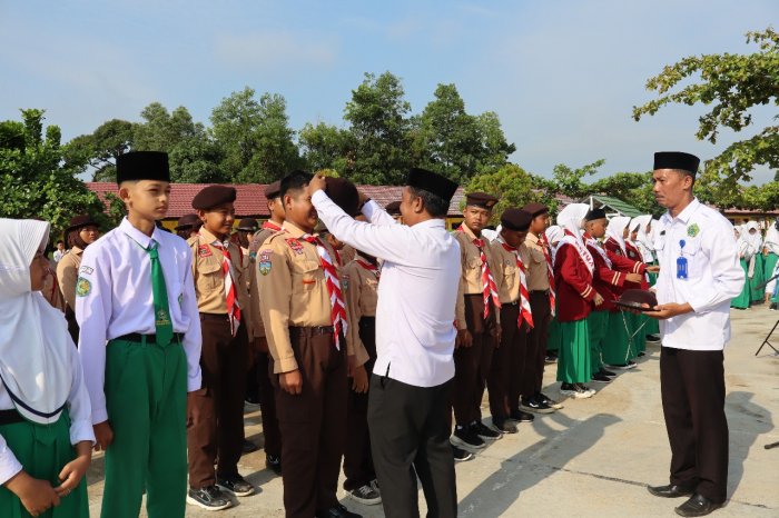 Tingkatkan Semangat Kepanduan, MTsN 1 Batang Hari Kukuhkan Dewan Pengurus Gudep Baru Tingkatkan Semangat Kepanduan, MTsN 1 Batang Hari Kukuhkan Dewan Pengurus Gudep Baru