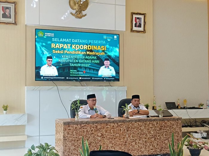 Sinergi Awal Tahun, Kepala MTsN 1 Batang Hari Hadiri Rapat Koordinasi Bersama Kakankemenag