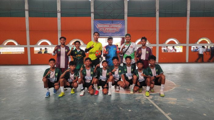 Semangat Tanpa Batas! Kepala MTsN 1 Batang Hari Hadir Langsung Dampingi Tim Futsal di Kompas Kabupaten 2026 Semangat Tanpa Batas! Kepala MTsN 1 Batang Hari Hadir Langsung Dampingi Tim Futsal di Kompas Kabupaten 2026