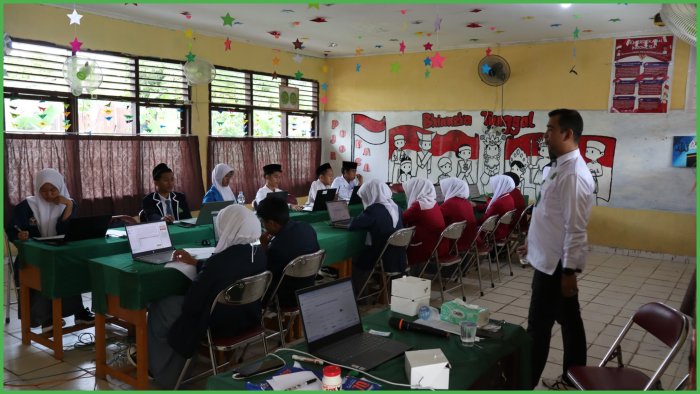 Menanti Sang Juara, Hari Pertama Olimpiade Madrasah Indonesia Penuhi MTsN 1 Batang Hari dengan Antusiasme