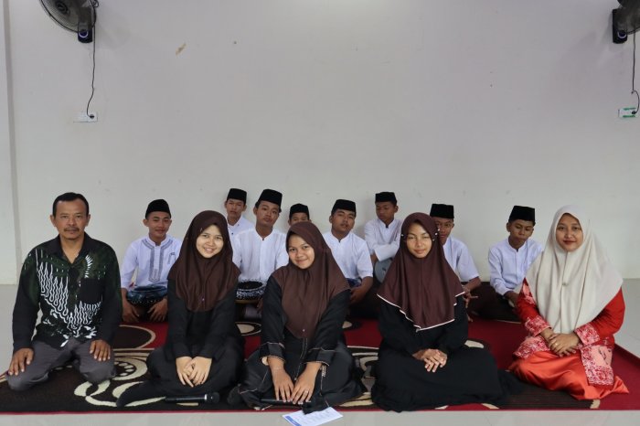 Sambut Ramadhan, Tim Hadroh Nurul Asyrof MTsN 1 Batang Hari Intensifkan Latihan