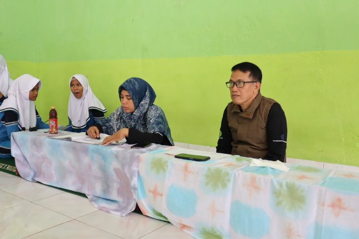 Juri Pilihan MTsN 1 Batang Hari: Alpian-Ratna Ningsih Soroti Bakat Pidato Siswa di Hari Guru