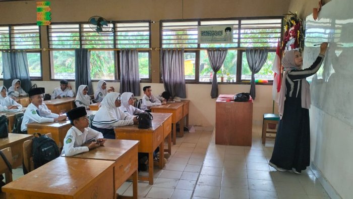 Tingkatkan Kesiapan Siswa Hadapi TKA, MTsN 1 Batang Hari Sambut Kunjungan Ruangguru