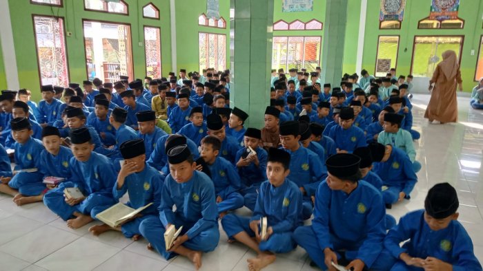 Perkuat Karakter Religius, MTsN 1 Batang Hari Gelar Pembacaan Yasin Rutin Setiap Jumat Pagi
